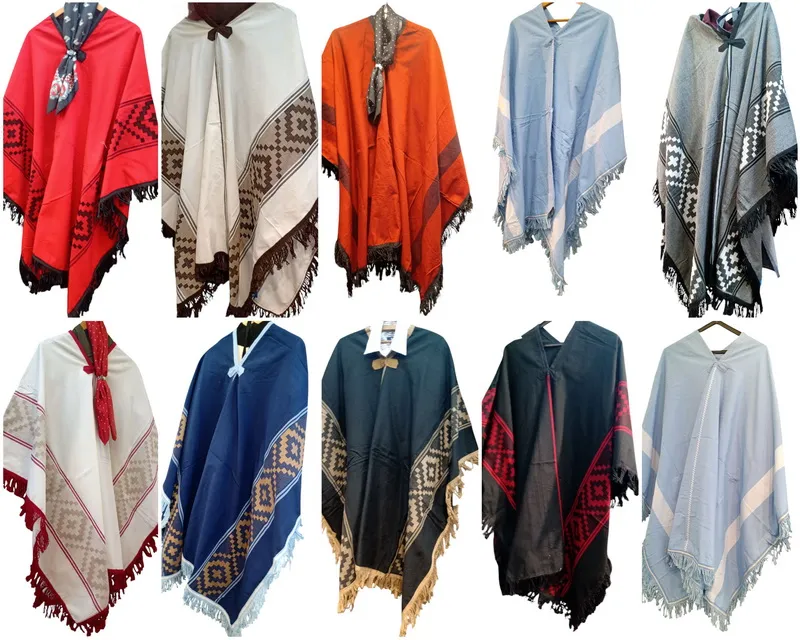Ponchos de campo 1 Ponchos de campo en diversos modelos colores y materiales regionales para souvenirs de turismo y regalos empresarios corporativos de empresas.