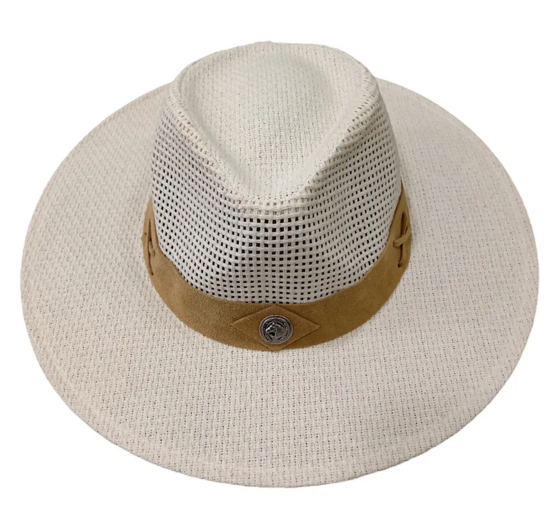 Sombrero Panama Rafia 1 Sombrero panama rafia con cinta cuero en color crudo para regalos empresarios, acciones de marcas y todo tipo de eventos corporativos.
