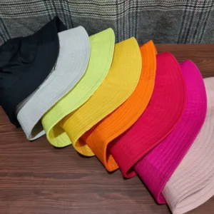 Gorro piluso liso y personalizado con logo bordado para uniforme de empresas, promociones de verano y merchandising institucional