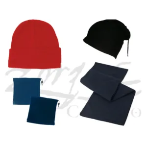 Gorro polar y cuello térmico color negro personalizados con logo bordado para uniformes de empresas de logística.
