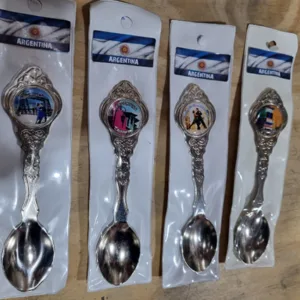 Cucharita de tango argentino con dibujos y diseños varios con opción de logo personalizado para souvenirs de turismo y regalos empresarios corporativos.