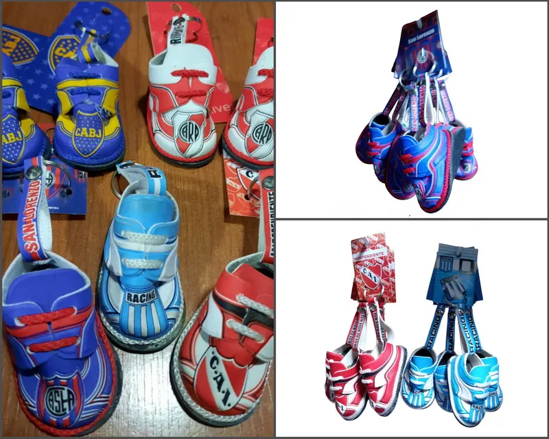 Llavero Zapatito de Argentina 1 Llaveros zapatito de Argentina, River y Boca con diseños de fútbol regional para souvenirs de turismo y regalos empresarios corporativos.