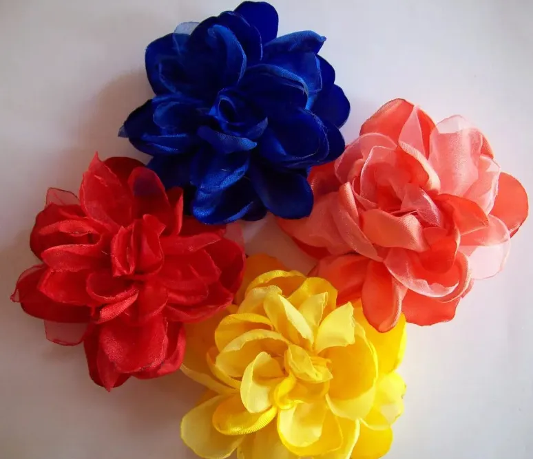 Aplique para cabello de Flores 1 Apliques para el cabello de flores y rosas de raso y gasa cristal en colores surtidos para peinados