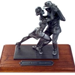 Escultura de Pareja bailando Tango