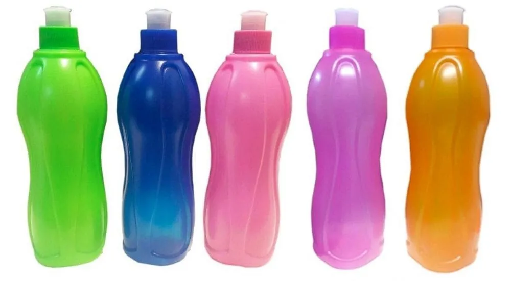Botella plastico deportiva 1 Botella de plastico deportiva con logo personalizada para regalos empresarios y souvenirs corporativos de recuerdos argentinos de turismo.