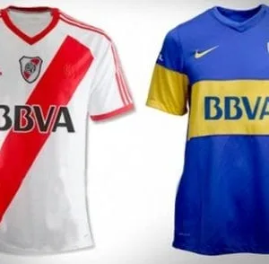 Camisetas de River Boca con logo publicitarias deportivas para regalos empresarios y souvenirs corporativos de recuerdos argentinos de turismo.