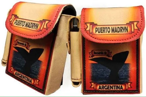 Cigarreras con su Logo 1 Cigarreras con su logo personalizado simil cuero estampadas con motivos de gaucho y tango para regalos empresarios y souvenirs.
