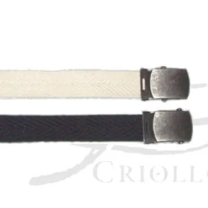 Cinturones de soga tipo marinero de varios colores con hebilla metálica de ajuste y puntera metálica reforzada.