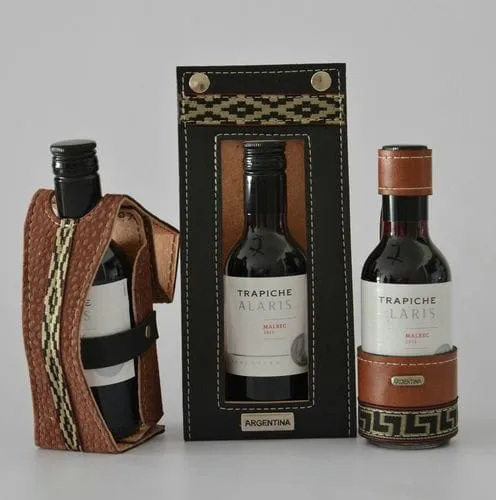 Porta Botellas mini 1 Porta botellas mini para vino en modelos varios regionales para souvenirs de turismo y regalos corporativos empresarios de empresas.