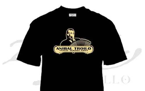 ZC23000 - Troilo 1 Remera de tango Aníbal Troilo con foto del bandoneonista, souvenir regional de turismo argentino y regalos empresarios corporativos.