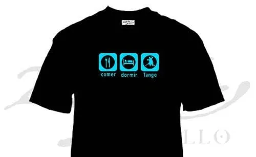ZC400 - Comer, dormir, Tango 1 Remera de tango Comer Dormir Tango con inscripción humorística, souvenir regional de turismo argentino y regalos empresarios corporativos.