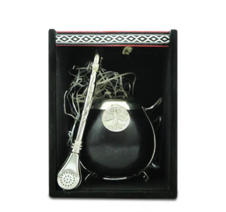 Set de Mate con logo o liso 1 Set de mate con logo personalizado en caja de madera con tapa de vidrio e interior con mate de calabaza y alpaca por mayor para regalos empresarios.