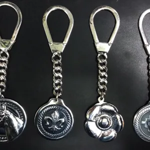 Llaveros de alpaca y plata modelo herradura grande en diseños regionales Premium para souvenirs de turismo y regalos empresarios corporativos de empresas.
