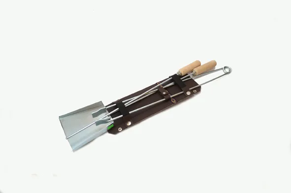 Juego de Asador 1 Juego de asador pinza atizador y pala grande de hierro en modelos varios regionales para souvenirs de turismo y regalos empresarios.