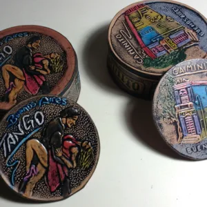 Posavasos de cuero con motivos tradicionales de Argentina, tango y gaucho para souvenirs de turismo y regalos empresarios corporativos de empresas.