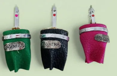 Imanes de Mate 1 Imanes de mate de Argentina con diseños regionales típicos para souvenirs de turismo y regalos empresarios corporativos.