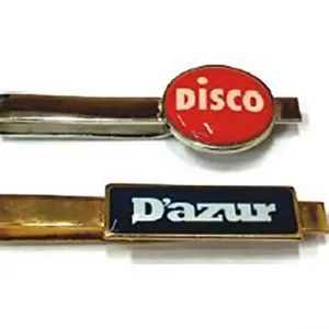 Traba corbata metálico con logo personalizado por mayor para regalos empresarios elegantes y uniformes de empresas.