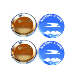 Botones de chapa con logo personalizados prenderos para regalos empresarios y souvenirs corporativos de recuerdos argentinos de turismo.