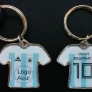 Llavero camiseta de metal con logo personalizado full color doble faz por mayor para regalos empresarios y souvenirs de empresas.