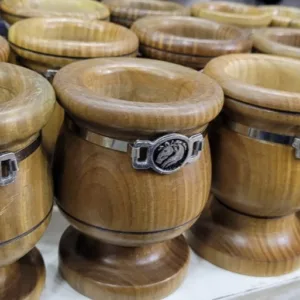 Mate palo santo con dije en modelos varios regionales para souvenirs de turismo y regalos empresarios corporativos de empresas.