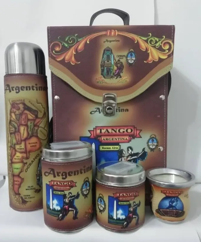 Set matero completo con logo 1 Set matero completo personalizado con logo corporativo por mayor con bolso, latas y termo para regalos empresarios y souvenirs de empresas.