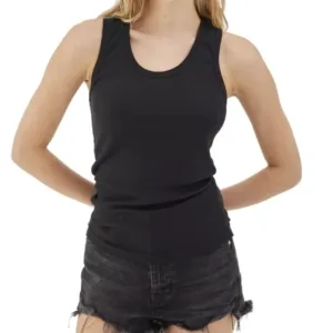 Musculosas para mujer personalizadas con logo estampado para uniformes de gimnasios y centros de estética.