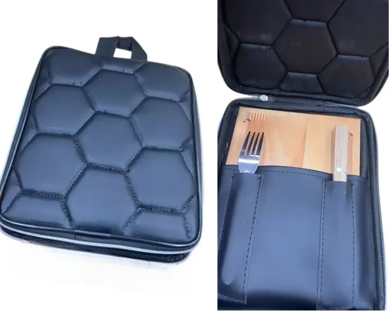 Set asado Estuche futbol 1 Set asado estuche fútbol con diseño regional y cubiertos artesanales para souvenirs de turismo y regalos corporativos empresarios de empresas.