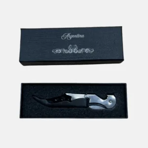 Destapador de metal de Argentina presentado en caja de regalo individual para regalos empresarios y souvenirs de turismo internacional.