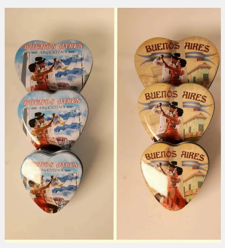 Latitas de Argentina 1 Juego de tres latitas metálicas con forma de corazón con diseños de tango para regalos empresarios y souvenirs de turismo de Argentina.