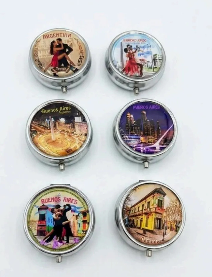 Pastillero de Argentina 1 Pastillero metálico de bolsillo con diseños de tango y Buenos Aires para regalos empresarios y souvenirs de turismo internacional.
