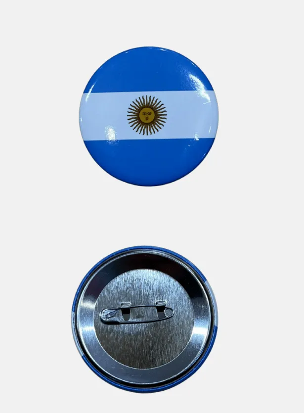 Pins de Argentina 1 Pins metálicos esmaltados con la bandera y símbolos de Argentina para solapas en regalos empresarios y souvenirs de turismo internacional.